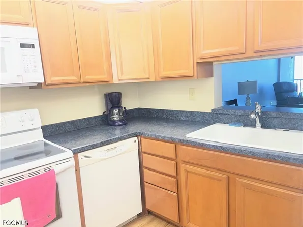 6220 Augusta Dr APT 301, Fort Myers, FL 33907