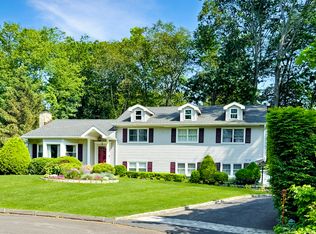 1 Robinson Dr, Stamford, CT 06905