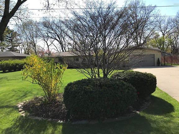 3rd image of 3618 Crestview Dr