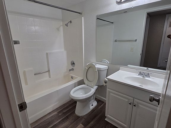 5th image of 451 Westminster Pl #A