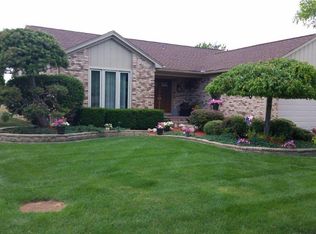 46203 Tally Ho Dr, Macomb, MI 48044