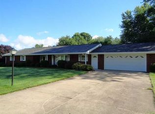 159 Wallace Cir, New Castle, PA 16101