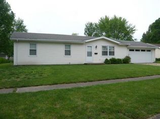 920 Westgate Dr, Charleston, IL 61920