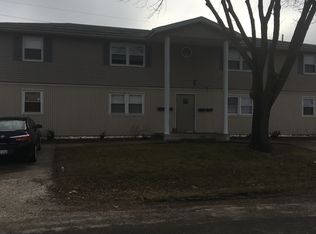 28 Circle Dr, Chatham, IL 62629