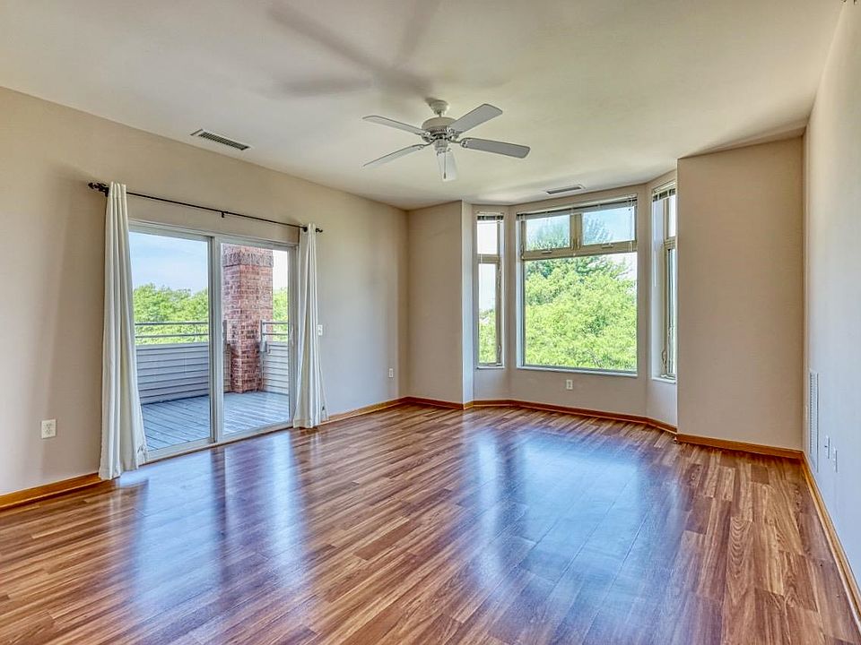 1st image of 301 Harbour Town Dr APT 322
