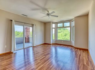 301 Harbour Town Dr APT 322, Madison, WI 53717