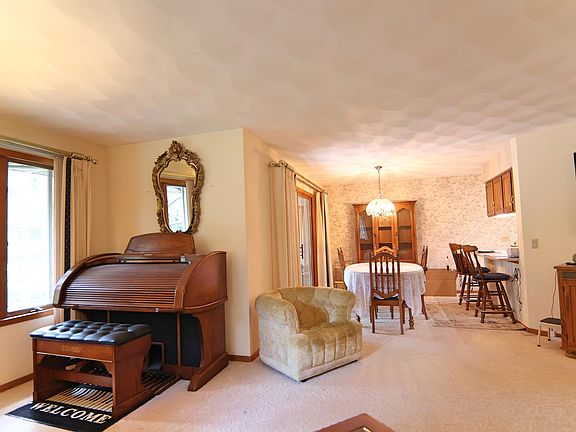 5th image of 1614 Holly Dr #3