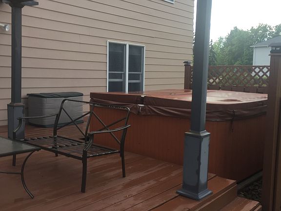 4th image of 8760 Oakwood Ln