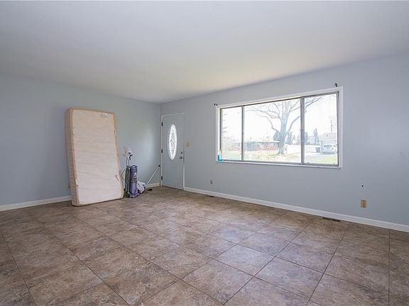 5th image of 6266 Eastgate Ave