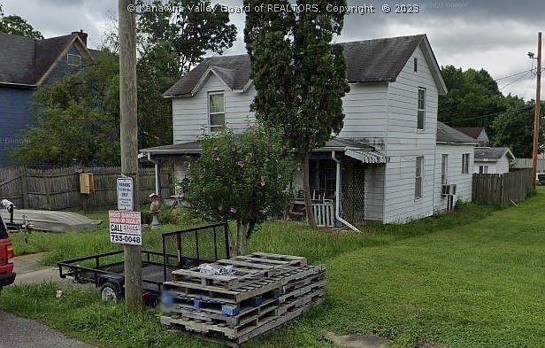 2nd image of 111 4th Ave
