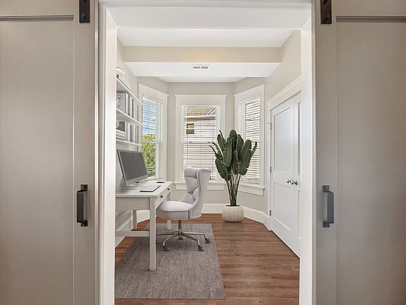 4th image of 90 Salem St #0