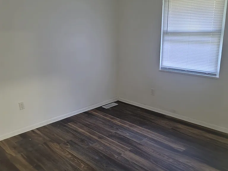 10038 Hawkins Ct — Photo 6