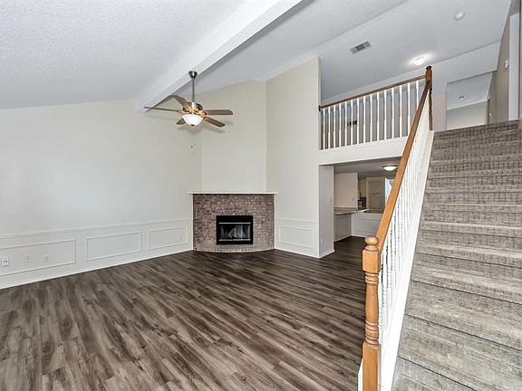 3rd image of 8801 Crestbrook Dr