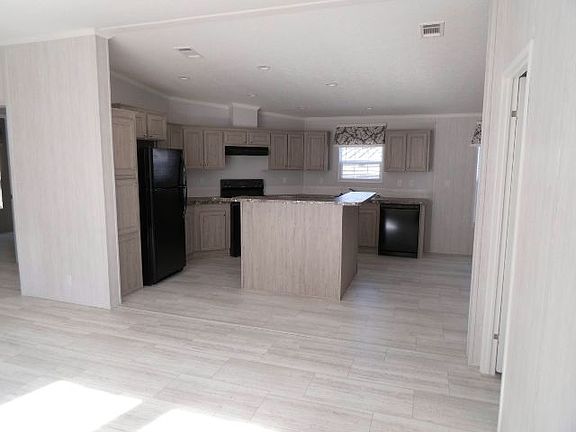5th image of 16 Pepper Dr #16