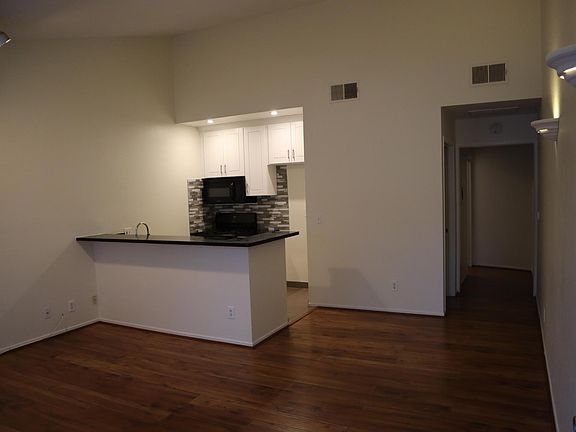 3rd image of 74 S Altadena Dr APT 3