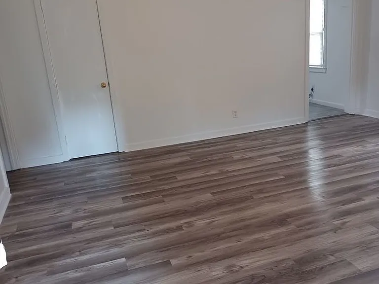 955 Cloverdale Dr — Photo 9