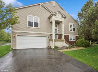31786 N Pineview Blvd, Lakemoor, IL 60051