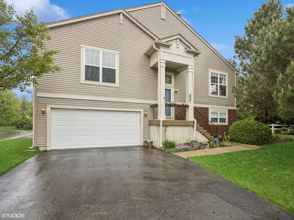 31786 N Pineview Blvd, Lakemoor, IL 60051