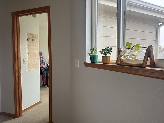 4th image of 1637 Westbridge Dr Unit C1