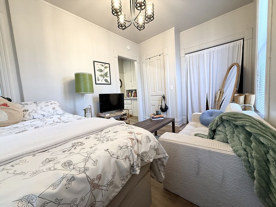 1st image of 221-223 N Pinckney St #221-2R