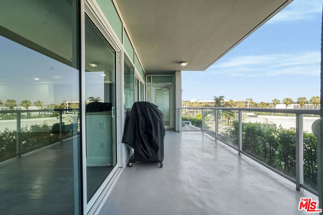 2 bed, 3.0 bath, 1728 sqft, $7,500 — Photo 4