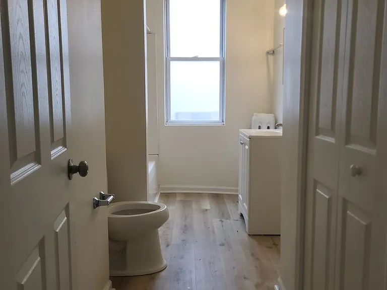 225 Park Avenue — Photo 9