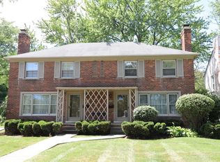 813 Saint Clair St, Grosse Pointe, MI 48230