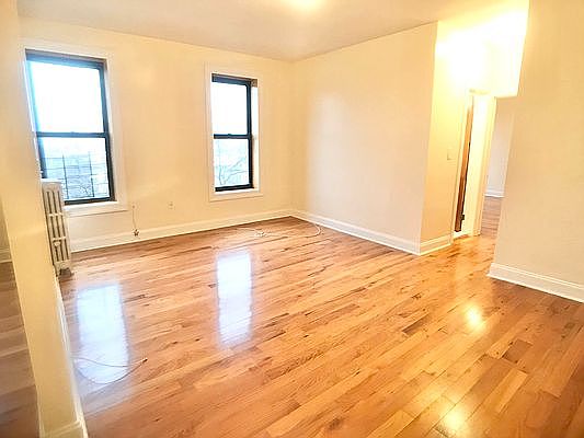 3rd image of 270 Empire Blvd APT 6M