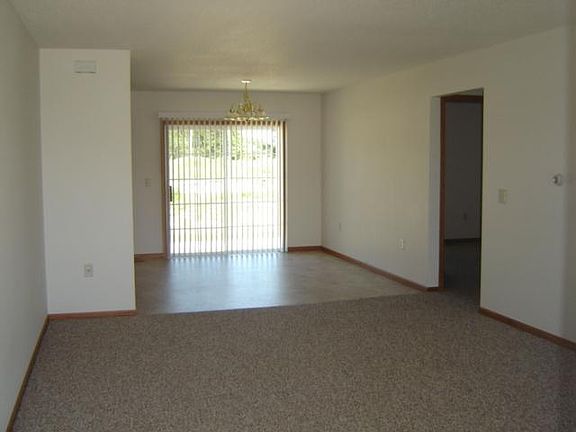 4th image of 1311 Balsam Ave