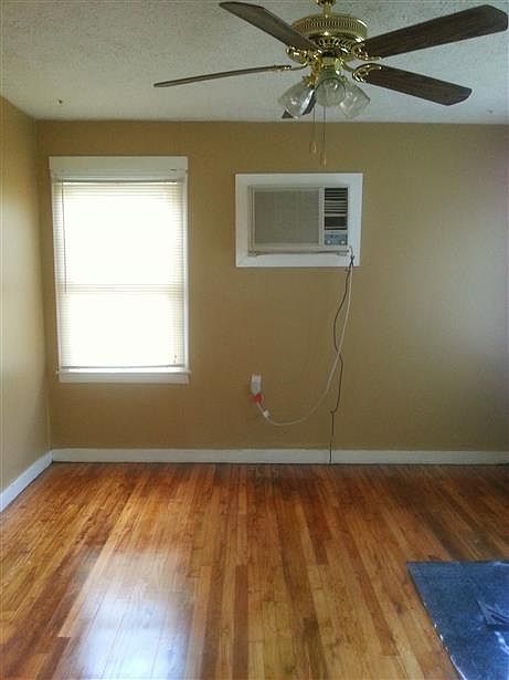 2nd image of 835 Lanier Ave