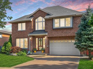 8453 W Bruce Dr, Niles, IL 60714