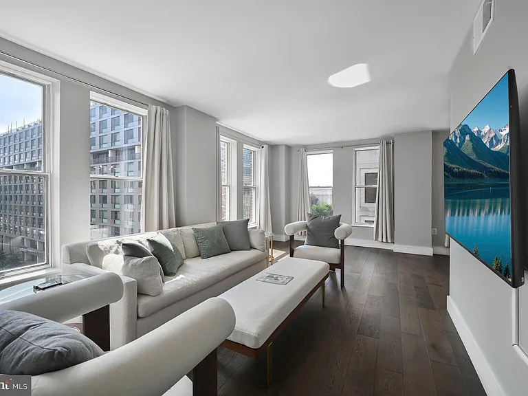 601 Pennsylvania Ave NW #610 — Photo 3