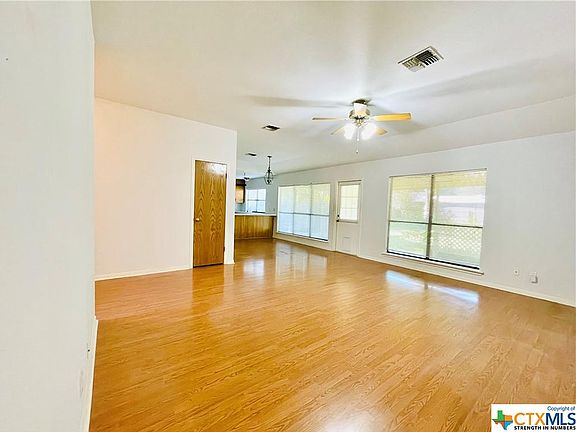 5th image of 213 Spur Dr
