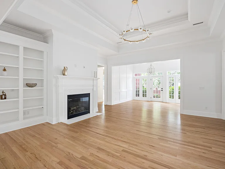 609 Daggett St — Photo 11