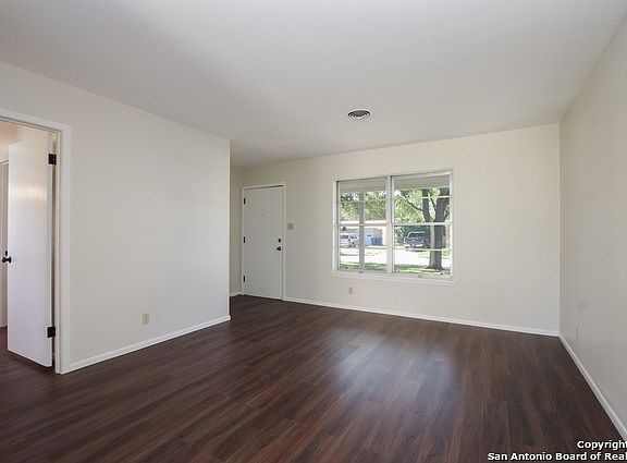 4th image of 5127 Coral Mist St