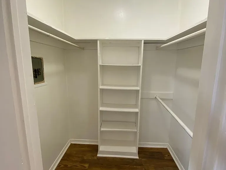 Spacious 1 Bed 1 Bath — Photo 1