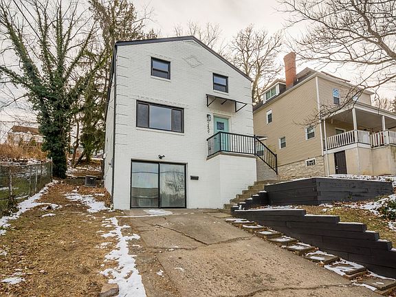 3rd image of 2459 Woodward Ave