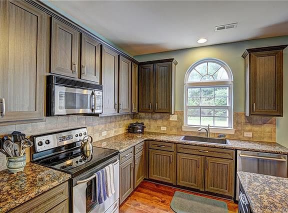 2nd image of 11240 Huntington Meadow Ln