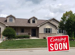 1054 Golfview Dr, Brillion, WI 54110