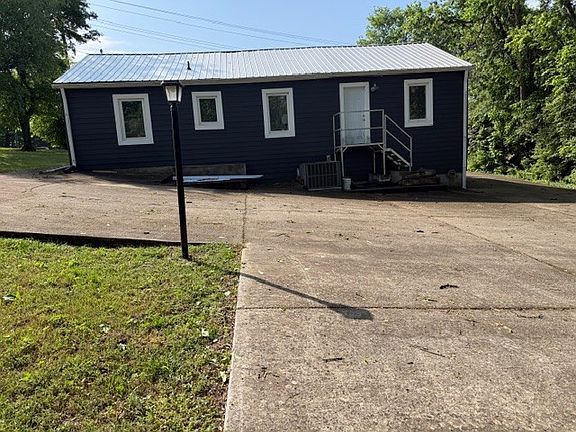3rd image of 1210 Nashville Pike