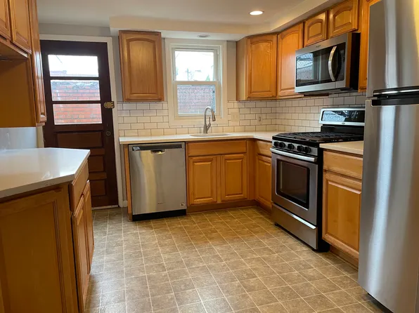 125 McClellan St, Philadelphia, PA 19148