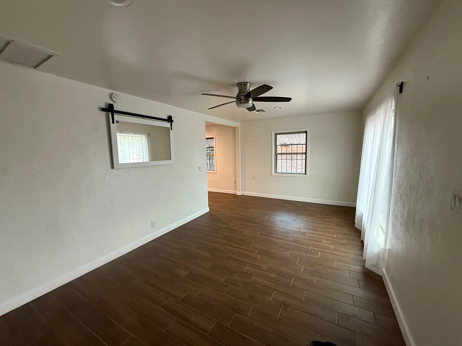 3 bed, 1667 sqft, $2,400 — Photo 3