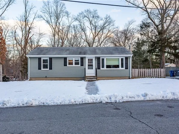 44 Craig Rd, Warwick, RI 02886