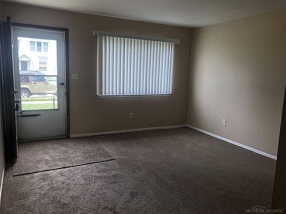 5th image of 28042 Ginley St