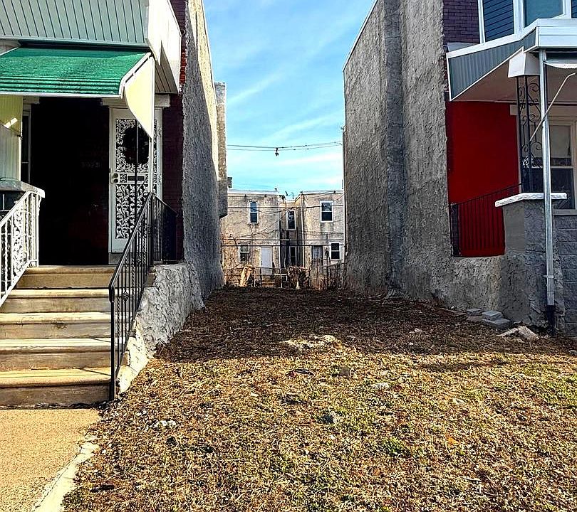 2nd image of 1451 N Alden St