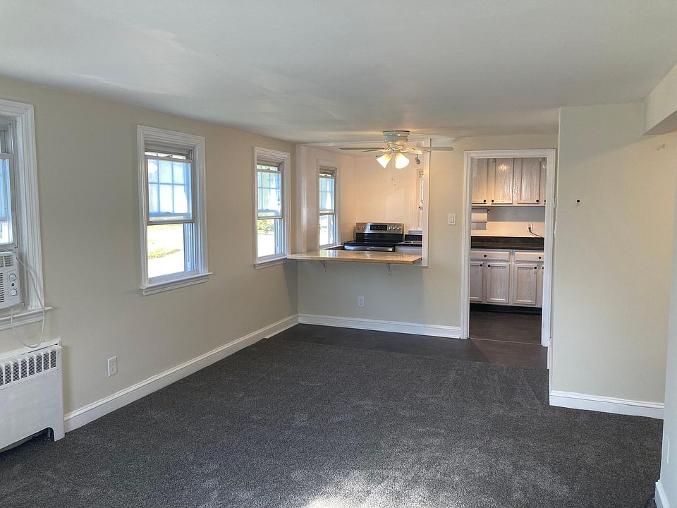 Living room looing toward kitchen.
