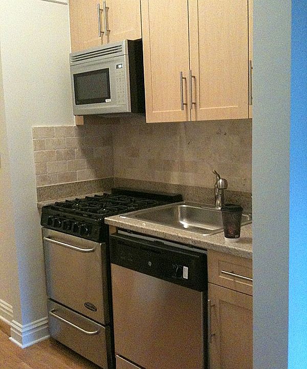 2nd image of 347 E 58th St APT 4R