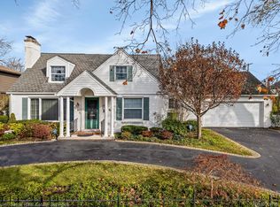 86 Hall Pl, Grosse Pointe Farms, MI 48236