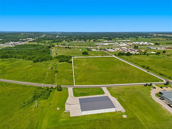 3rd image of 1705 Airport Pkwy