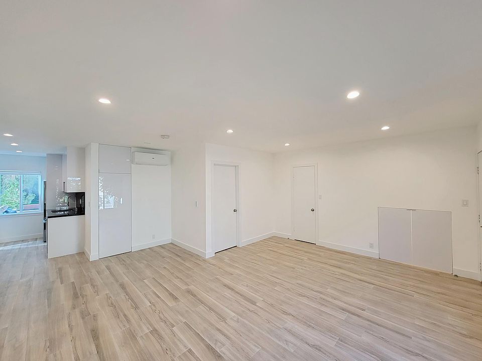 1st image of 401 San Vicente Blvd #403